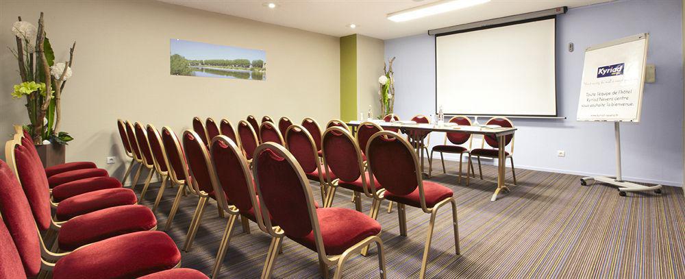 Kyriad Hotel Nevers Centre Zewnętrze zdjęcie