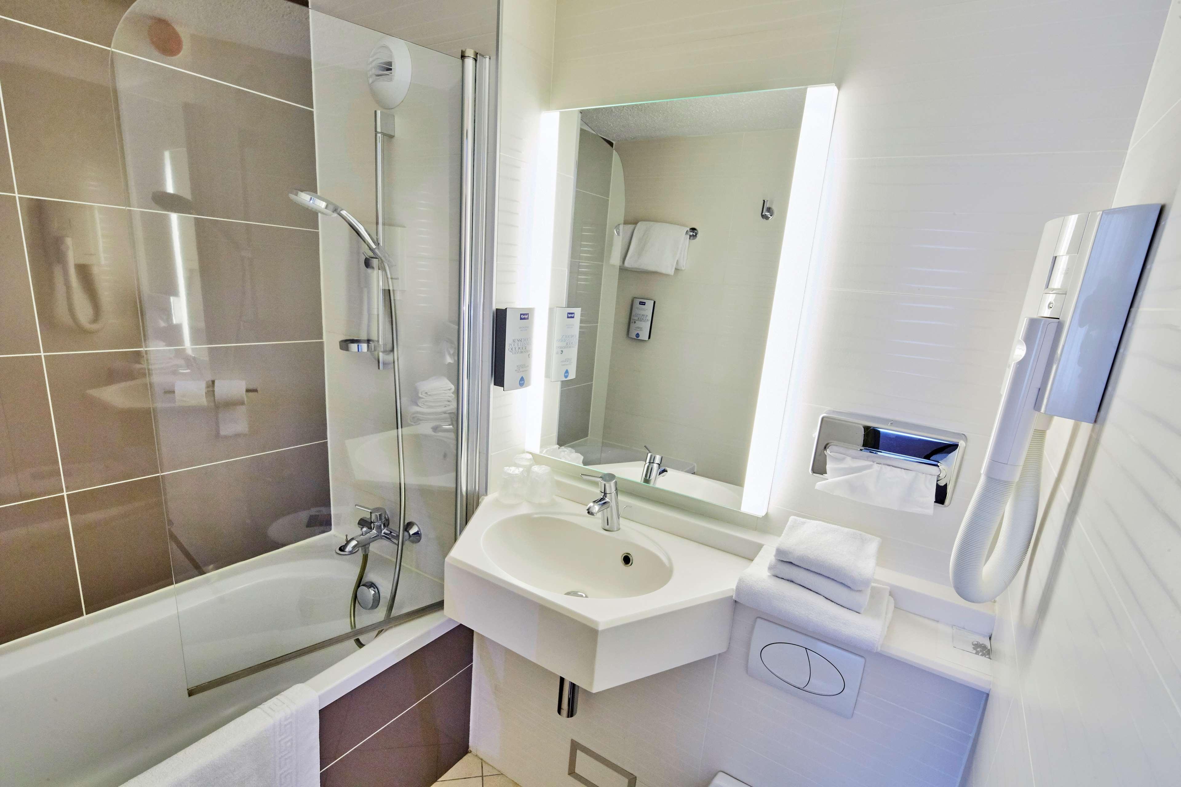 Kyriad Hotel Nevers Centre Zewnętrze zdjęcie