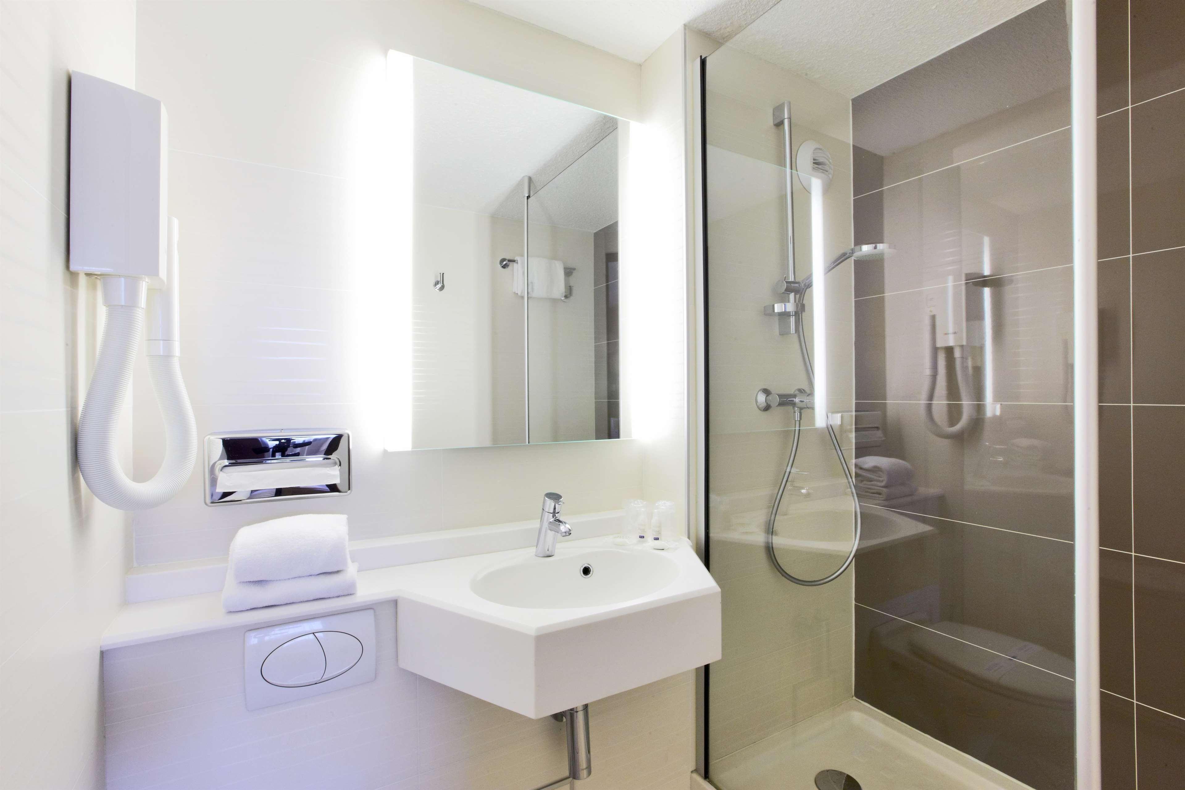 Kyriad Hotel Nevers Centre Zewnętrze zdjęcie