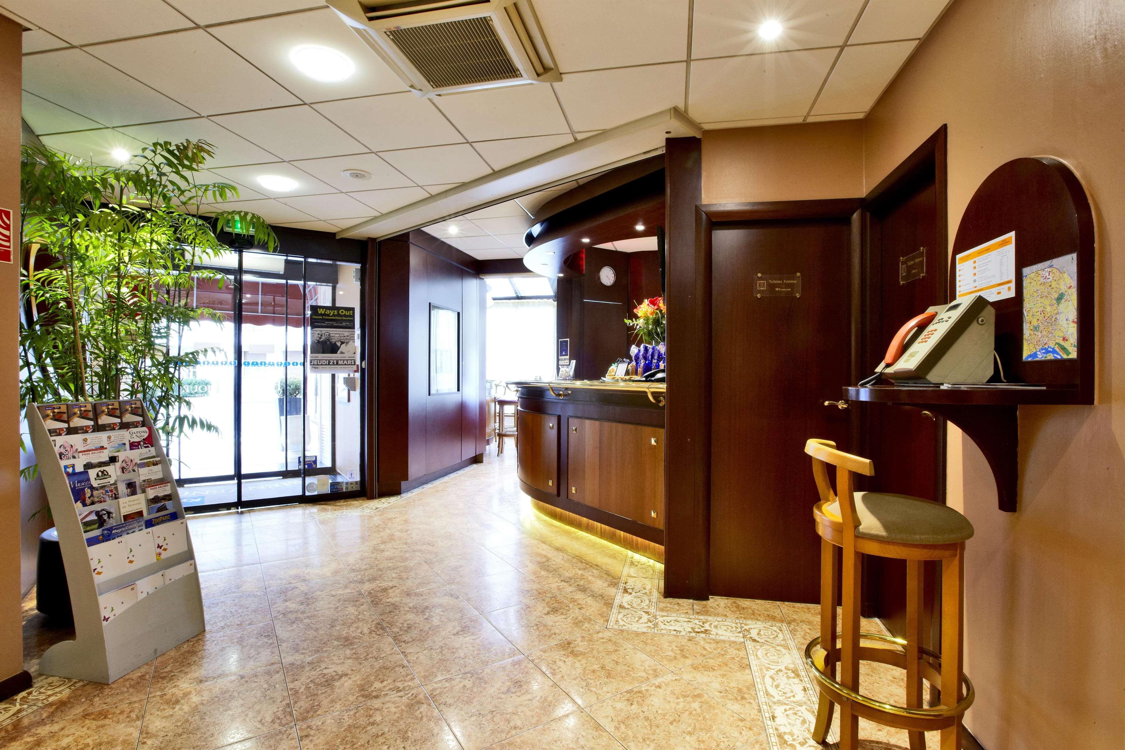 Kyriad Hotel Nevers Centre Zewnętrze zdjęcie